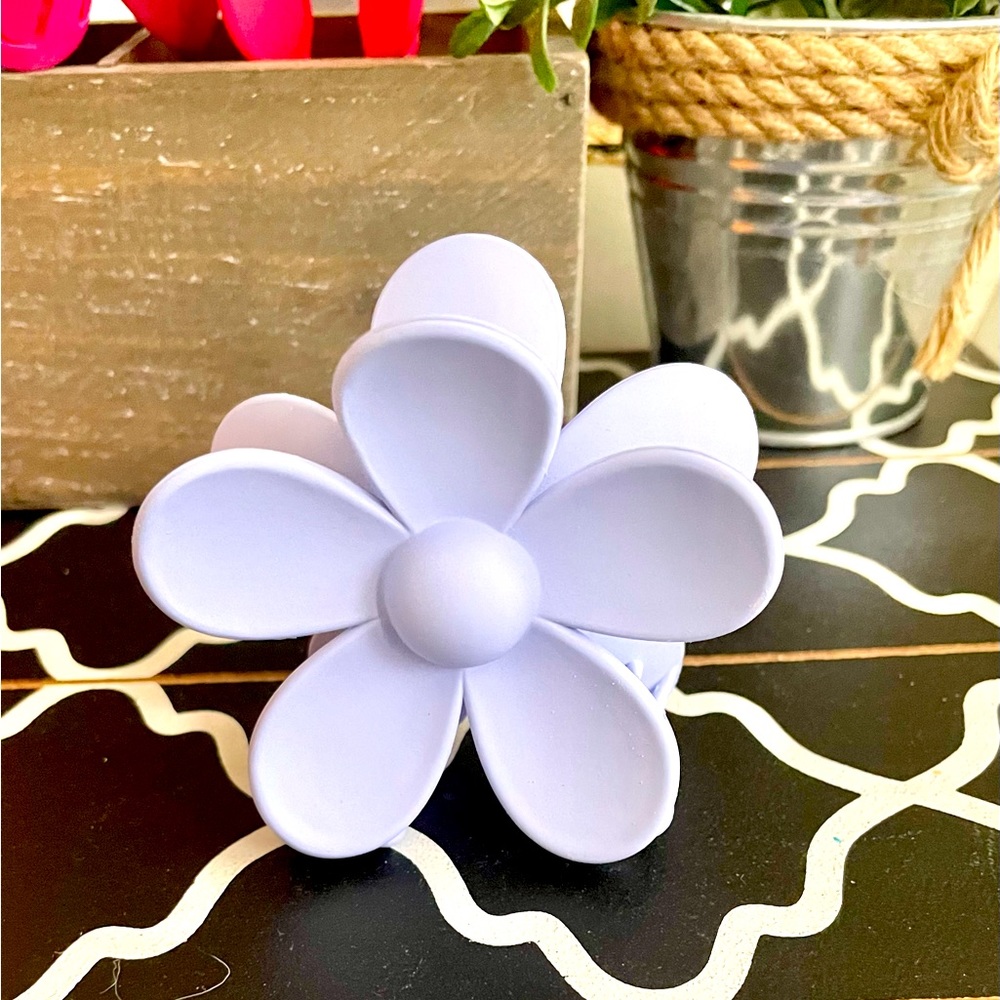 Large Flower Hair Clip. 2.8H and 1.7 wide in light purple. Very sturdy. NWOT